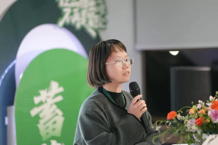 f0728624a4c048b9ba8fd639cdc7d157